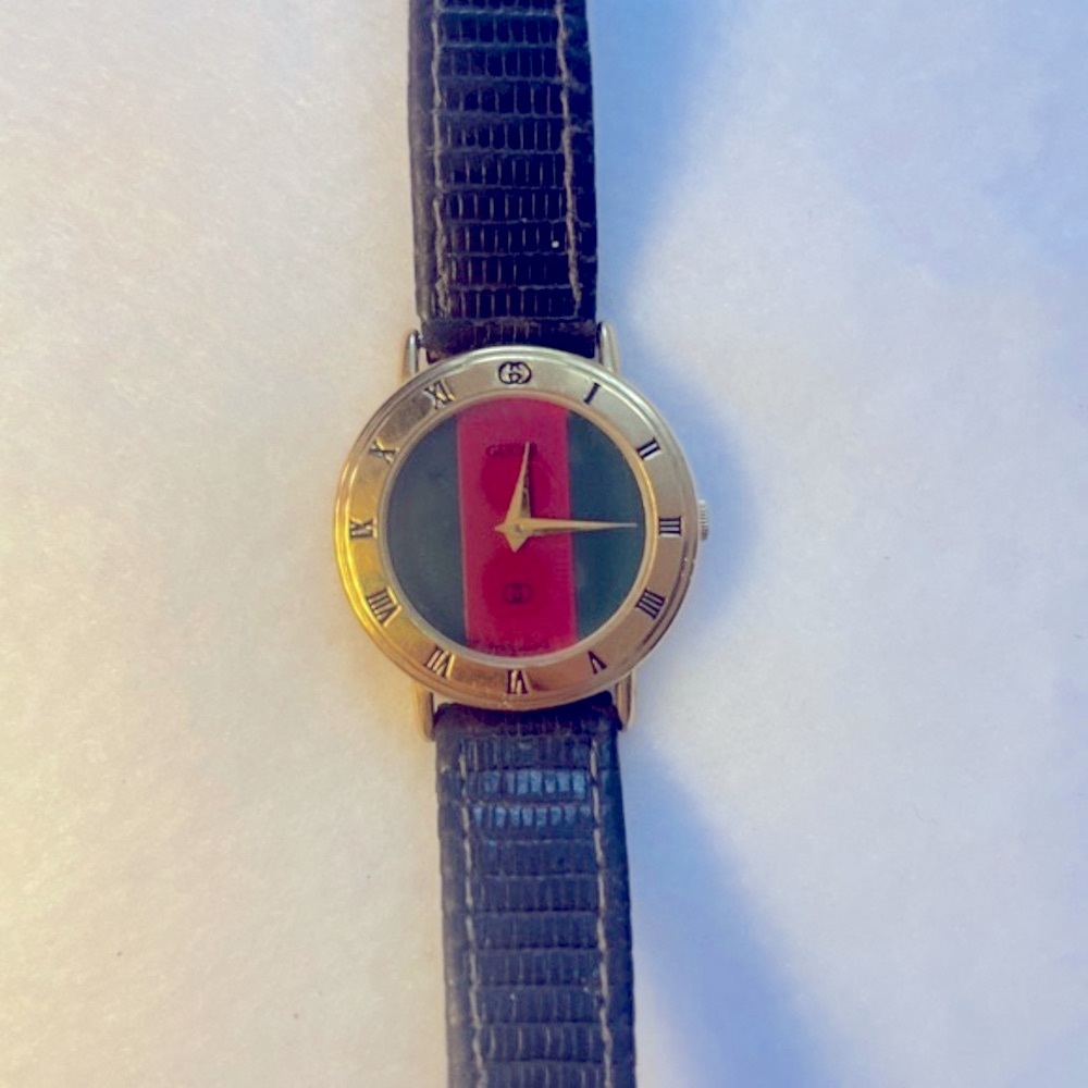 Gucci Vintage Women’s Watch Leather Band 8” length Classic Green Red Stripe EUC